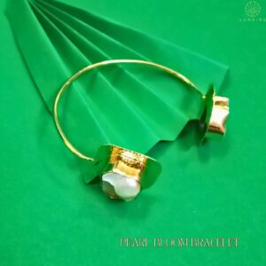 Pearl Bloom Bracelet